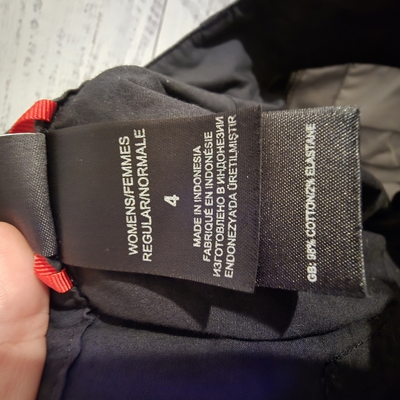 The NorthFace Black Womans Hiking Casual 6" Shorts With Pockets - Picture 6 of 7